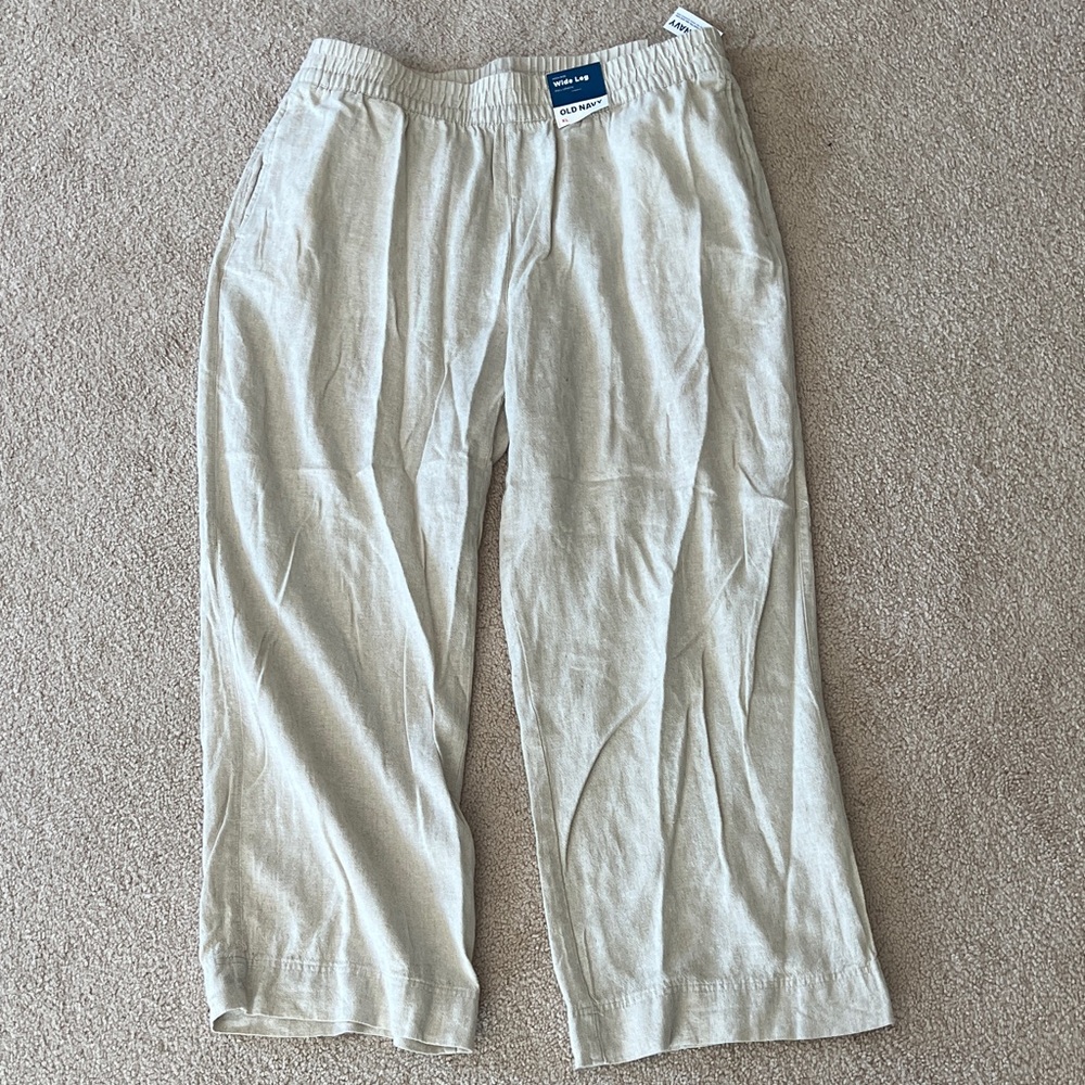 Women’s Old Navy Wide Leg Cream Linen/Rayon Pants. Pockets in front and back